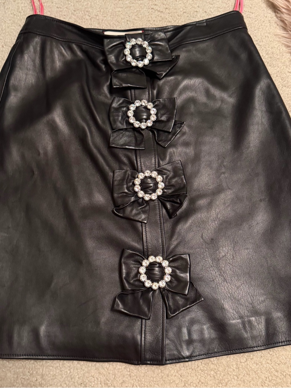 Authentic Gucci Black lamb leather Mini Skirt with Decorative Bow Rosette Accent - Picture 2 of 8